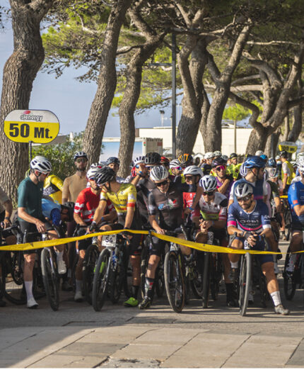 Lo scorso anno il gravel ha avuto ampio spazio conla Roast Gravel: il sabato non competitiva, la domenica a briglia sciolta (foto Maicol Novara)
