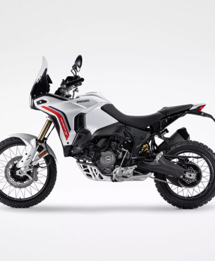 La DesertX è la maxi enduro della casa di Borgo Panigale, cui si ispira nei colori GraviaX (foto Ducati)