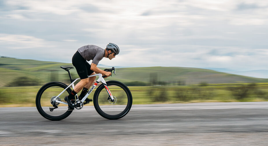GraviaX è una bici non estrema,ma non disdegna la velocità (foto Ducati Cycling)