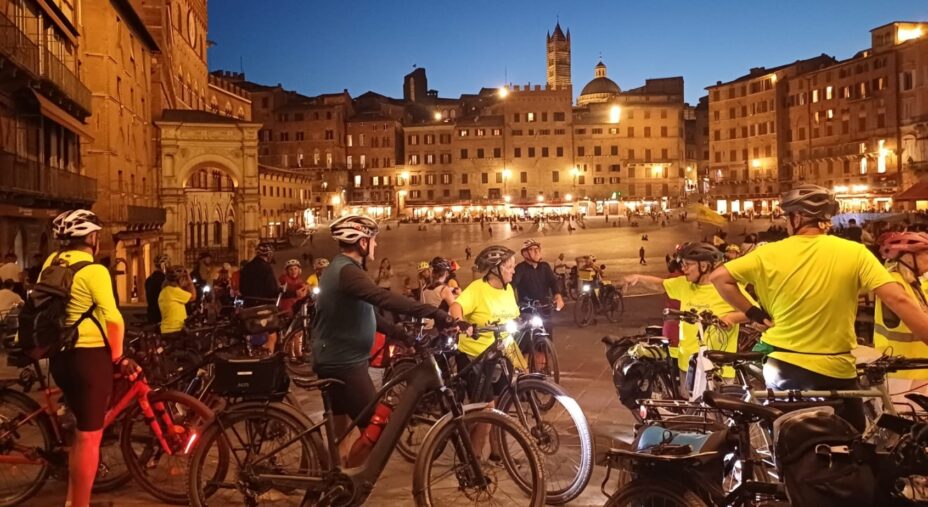 Bicistaffetta Fiab 2026, Lucca-Roma, Toscana Siena, Piazza del Campo, foto FIAB