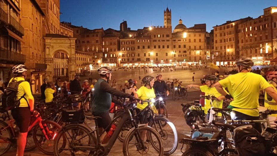 Bicistaffetta Fiab 2026, Lucca-Roma, Toscana Siena, Piazza del Campo, foto FIAB