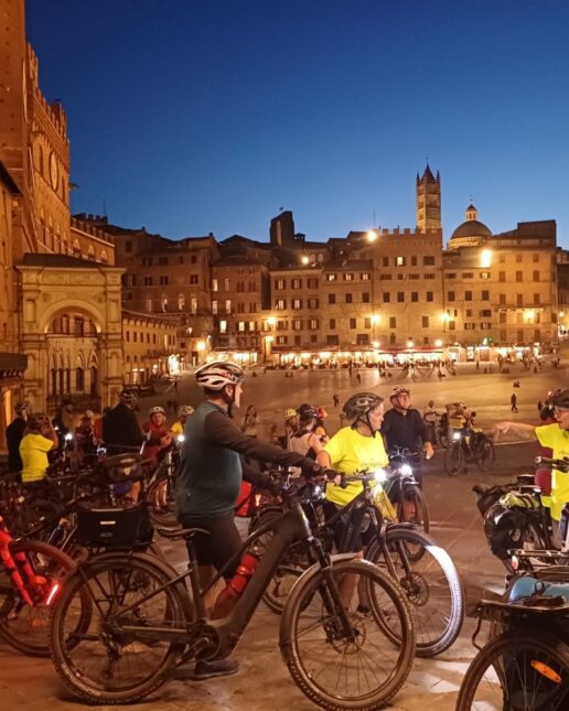 Bicistaffetta Fiab 2026, Lucca-Roma, Toscana Siena, Piazza del Campo, foto FIAB
