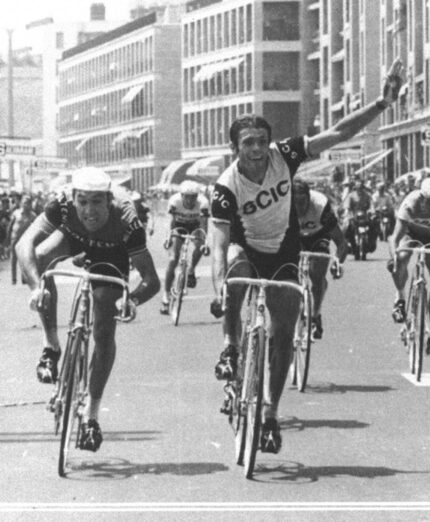 Al Tour 1971 Armani batte Merckx sul traguardo di Marsiglia