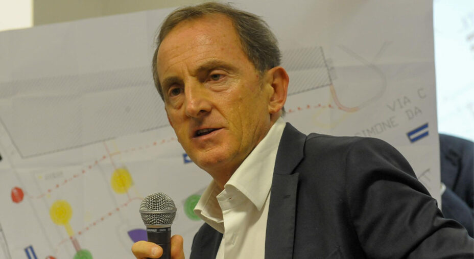 Il sindaco di Busto Arsizio Emanuele Antonelli ha fortemente voluto l'iniziativa dei ciclobus per ridurre traffico e smog