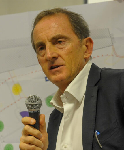 Il sindaco di Busto Arsizio Emanuele Antonelli ha fortemente voluto l'iniziativa dei ciclobus per ridurre traffico e smog