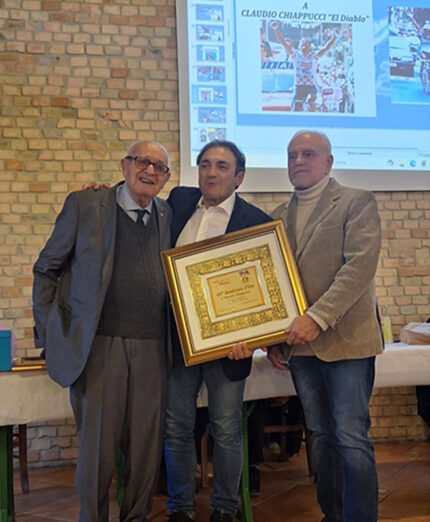 Alfredo Isetti (a sinistra) scomparso pochi giorni fa è stato un precursore del ciclismo a Salsomaggiore