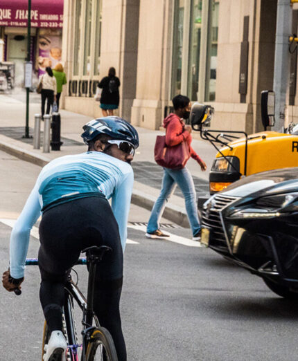 La legge vuole riformare il codice della strada dando più peso alla circolazione di ciclisti e mezzi più deboli