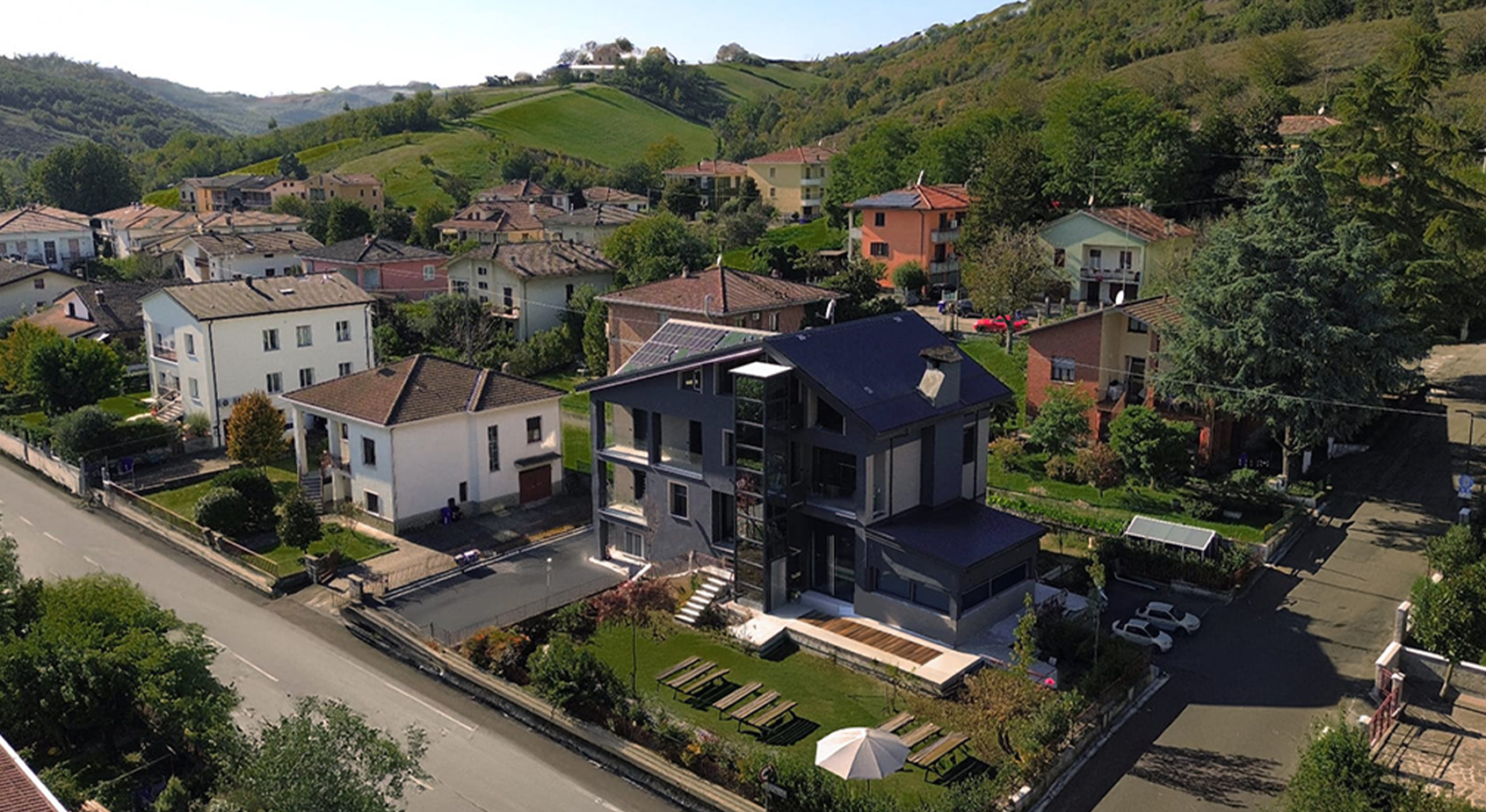 La casa di Luciano Armani è stata trasformata in una piccola struttura ricettiva per cicloturisti e pellegrini
