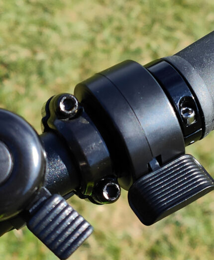 Molte e-bike modificate hanno l'acceleratore a manopola proprio come i motocicli