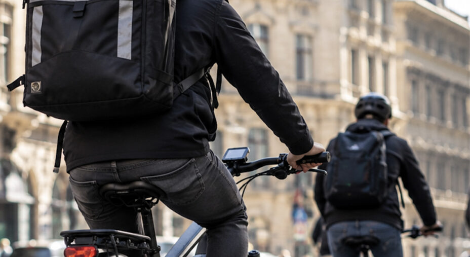 Il traffico in città come Parma vede le bici a pedalata assistita in aumento, ma non devono essere un pericolo...