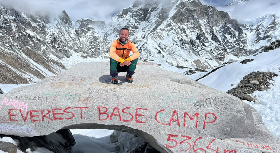 L'arrivo di Piani al campo base dell'Everest a 5.364 metri, da dove inizia la vera scalata