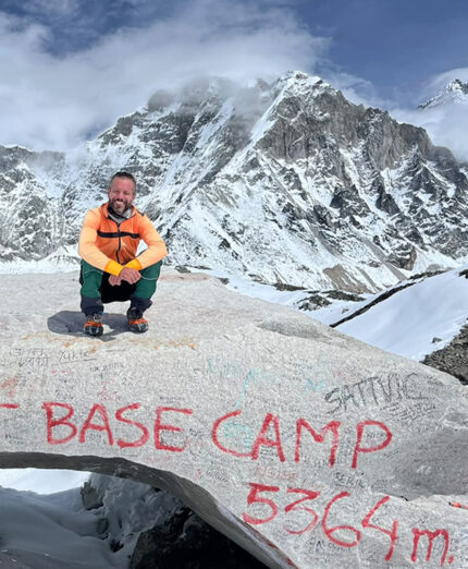 L'arrivo di Piani al campo base dell'Everest a 5.364 metri, da dove inizia la vera scalata