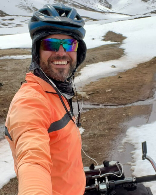 Il viaggio verso l’Everest di Claudio Piani. Denso di riflessioni