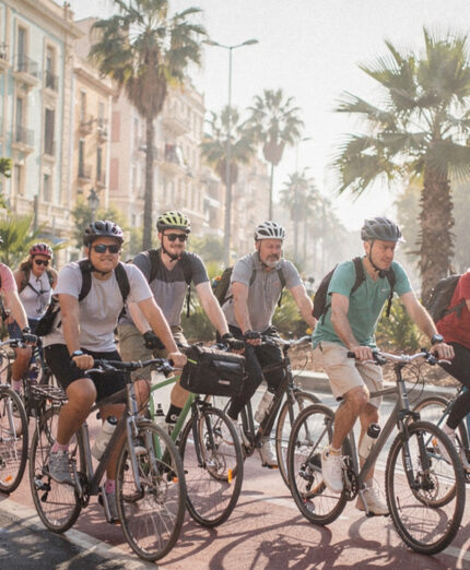 In ogni strada il Codice permette ora ai ciclisti di viaggiare al centro della corsia, in città e fuori