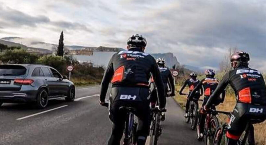 Il nuovo Codice della Strada iberico impone il sorpasso di bici cambiando sempre corsia