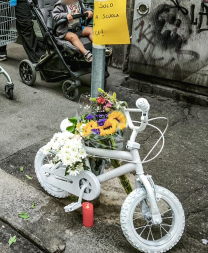 La bici fantasma, tributo che Torino ha dedicato al piccolo Nicolò investito e ucciso a 8 anni