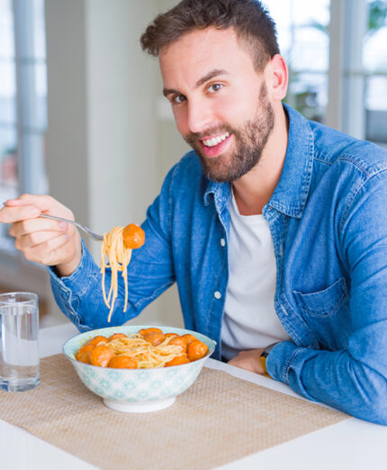Un piatto di pasta prima di un allenamento può fornire il giusto contenuto di carboidrati. Aggiungere altro può far salire la glicemia (depositphotos.com)