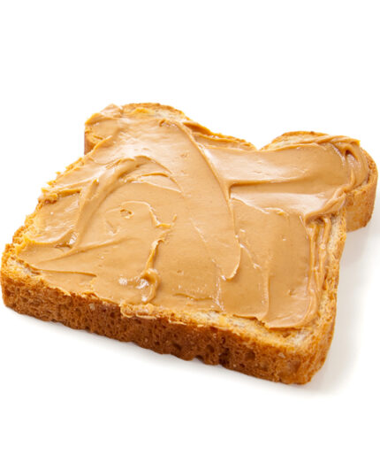 Alternativa alla frutta è una merenda con pane e crema composta al 100% da arachidi (depositphotos.com)