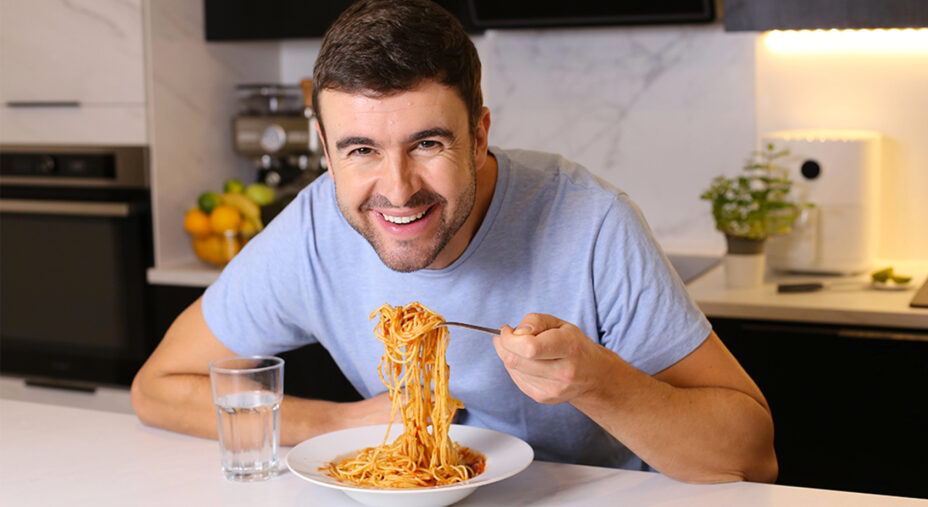 La fame fisiologica arriva gradualmente e non si lega a un alimento in particolare (depositphotos.com)