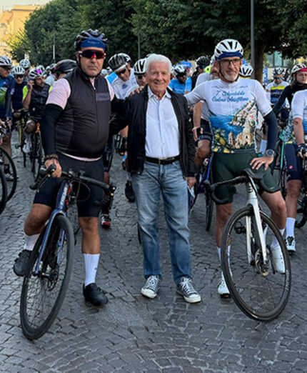 Da sinistra, Paolo D'Aniello, Angelo Damiano (campione olimpico su pista alle Olimpiadi di Tokyo 1964) e Marco Della Vedova